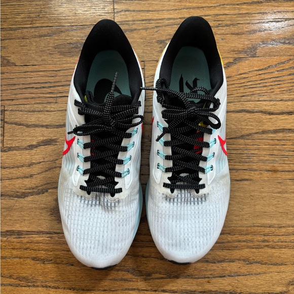 Nike Pegasus 40 Women’s Size 8.5 White/Crimson Running Shoes - Picture 1 of 7
